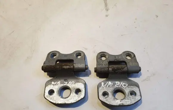 Mercedes-Benz E W210 Front door hinge set 96M05 96M04