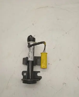 BMW 5 G30 G31 G38 Bonnet Pedestrian Airbag Actuator 7435797