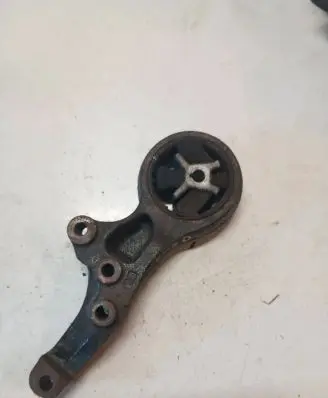 Volvo C70 Engine mount bracket 31262165
