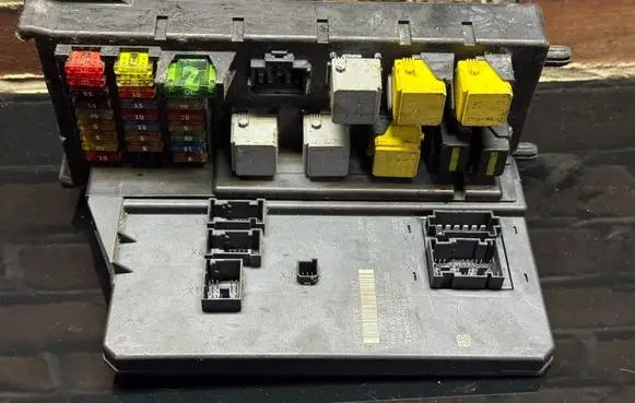 Mercedes-Benz Sprinter W906 SAM control unit A9069006701