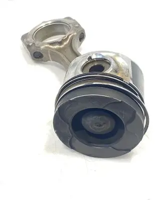 Toyota Avensis T250 Piston with connecting rod 86L78