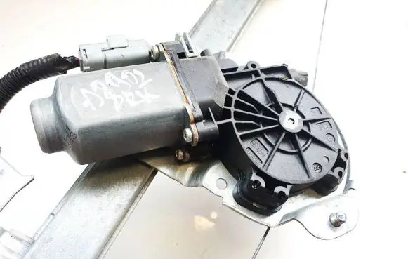 Toyota Aygo AB10 Front door window regulator motor 400843c 0843