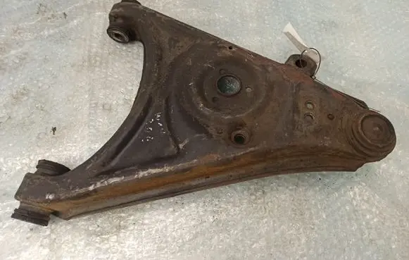 Mercedes-Benz 250 280 C CE W114 Front lower control arm/wishbone