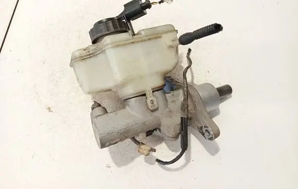 Skoda Octavia Mk2 (1Z) Master brake cylinder 1k1611301d