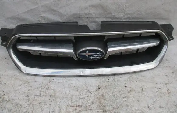 Subaru Legacy Front bumper upper radiator grill