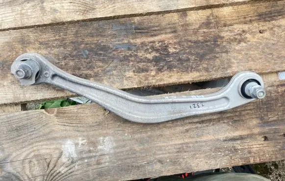 Rear control arm