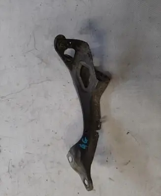 Fender mounting bracket