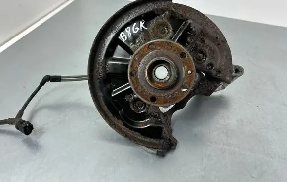 Volkswagen PASSAT B8 Rear wheel hub 3Q0501117a