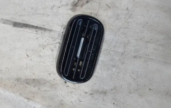 Citroen C4 Cactus Dashboard side air vent grill/cover trim 9800167677
