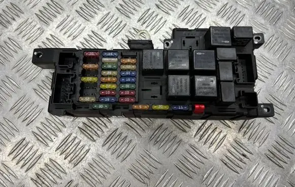 Volvo XC90 Fuse box set 518826003