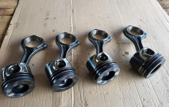 Audi Q7 4L Piston with connecting rod 059AA