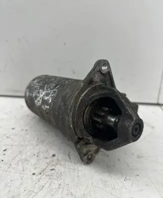 Opel Zafira A Starter motor 1005821974