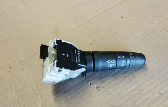 Nissan Note (E11) Indicator stalk 14425