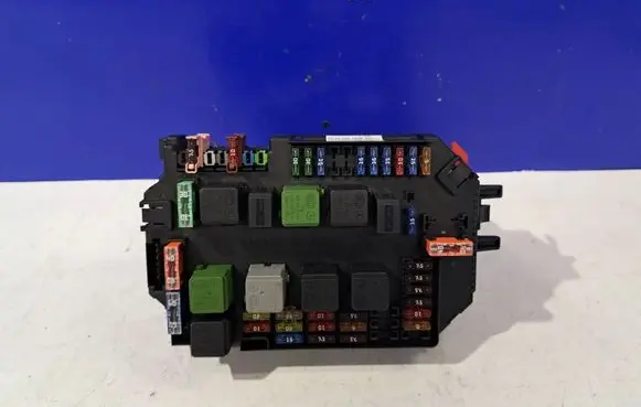 Mercedes-Benz S W221 Fuse module A2215408101 A2215458332