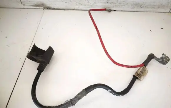 Volkswagen Touran I Positive cable (battery) 1k0971228l