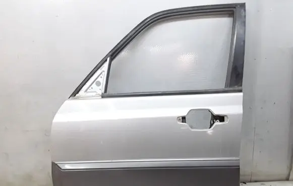 Hyundai Terracan Front door
