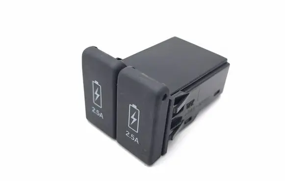 Honda CR-V USB socket connector M68558