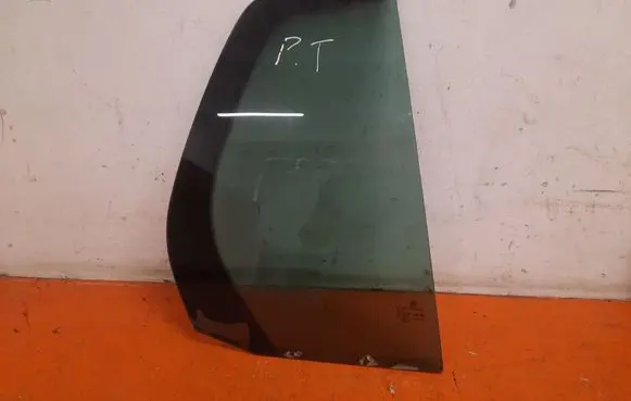 Volkswagen Golf V Rear side window 43R-001108