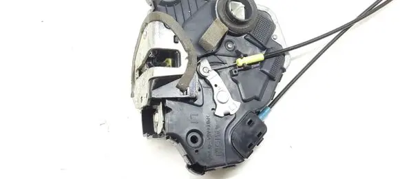 Toyota RAV 4 (XA30) Front door lock 8D2115