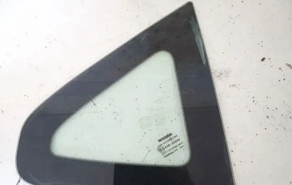 Nissan Qashqai Rear side window