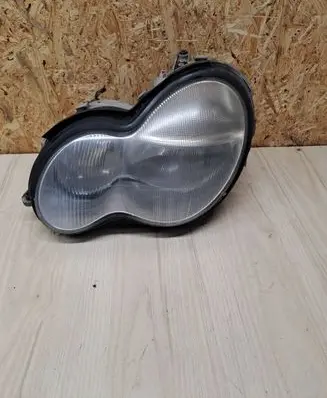 Mercedes-Benz C W203 Headlight/headlamp A2038200161 0301166201