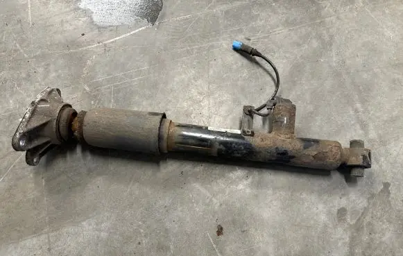 BMW 4 F32 F33 Rear shock absorber/damper 6864761