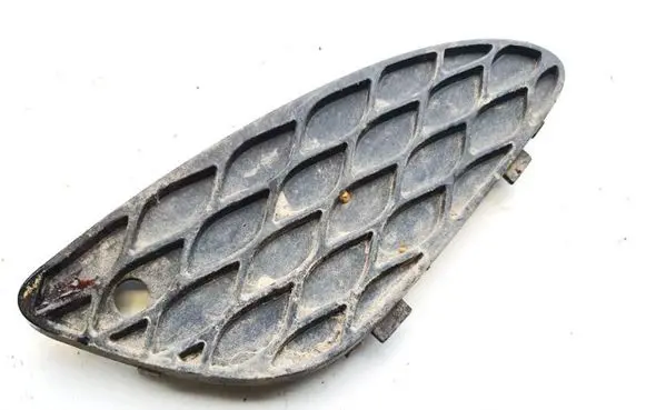 Mercedes-Benz E W211 Front bumper lower grill a2118850253