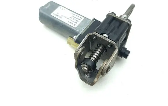 Hyundai i40 Seat adjustment motor 885833S500