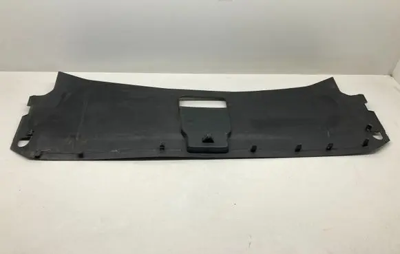 Audi Q3 8U Top upper radiator support slam panel 8U0807081C 156212