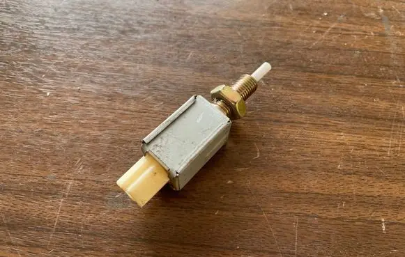KIA Sorento Brake pedal sensor switch