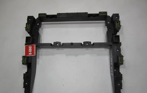 Volkswagen Touran I Radio/GPS head unit trim 1T0858005A