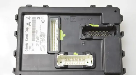 Nissan Juke I F15 Comfort/convenience module 284B11KB0C