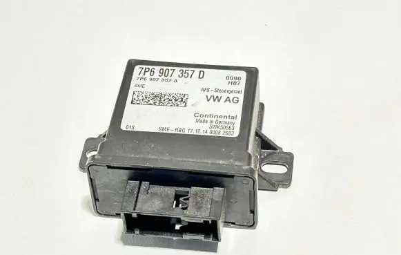 Volkswagen Golf VII Light module LCM 7P6907357D 17960