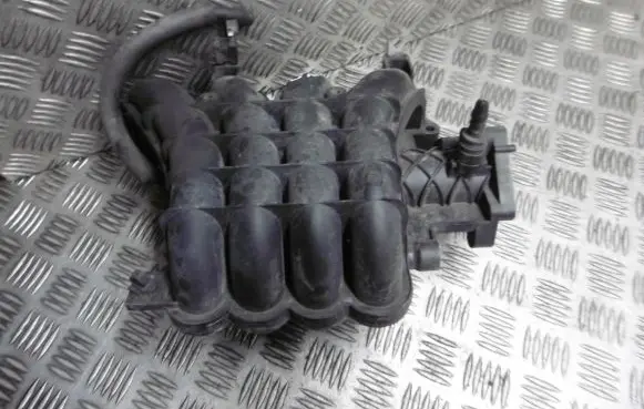 Mitsubishi Colt Intake manifold MN143823
