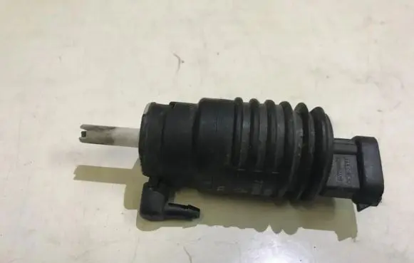 Renault Clio I Windscreen/windshield washer pump 7700802336 90068