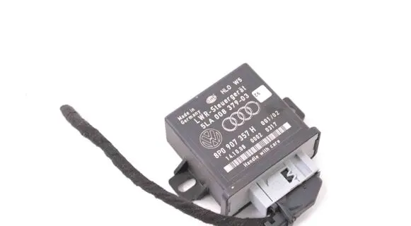 Audi TT TTS Mk2 Light module LCM 8P0907357H 5LA008379
