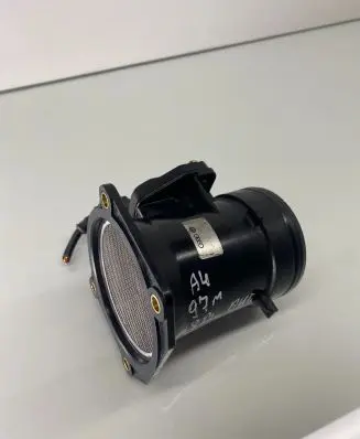 Audi A4 S4 B5 8D Mass air flow meter 058133471 AFH6010B