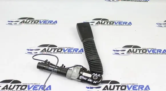 Front seatbelt buckle