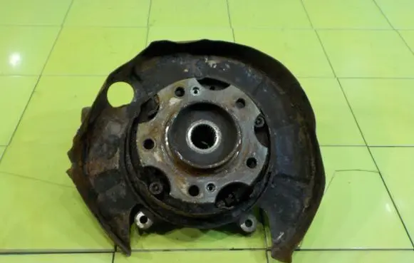 SsangYong Rodius Front wheel hub spindle knuckle 