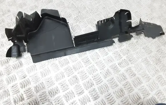 Chrysler Pacifica Intercooler air guide/duct channel 68229144AD