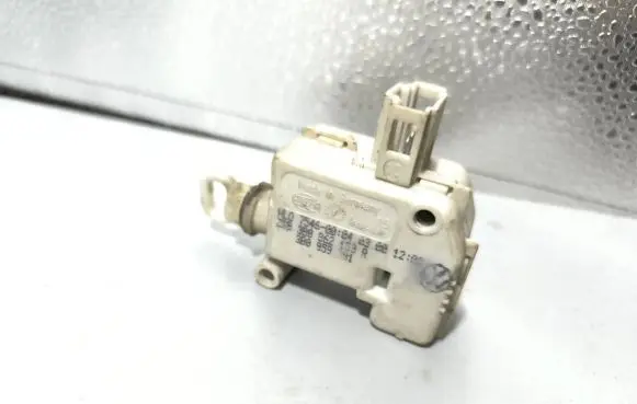 Audi A6 S6 C5 4B Tailgate boot lock/latch motor 3B0862159A 3B0959781 705460104