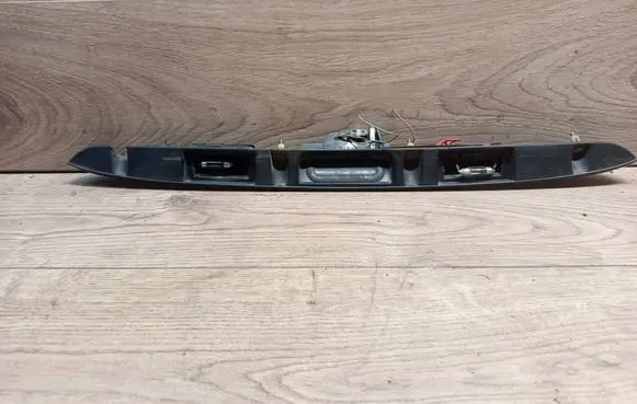 BMW 3 E36 Trunk door license plate light bar 8208504