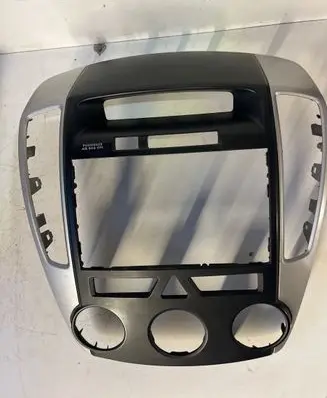 KIA Ceed Radio/GPS head unit trim 847401H005 90884799
