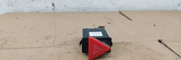 Skoda Octavia Mk1 (1U) Hazard light switch 1U0953235B