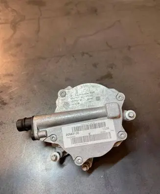 BMW M5 F90 Vacuum pump 8634120 11668634120-01