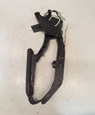 Mercedes-Benz C W203 Accelerator throttle pedal A2033000104