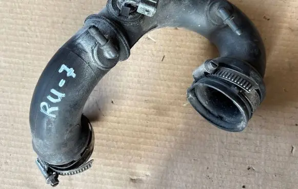 Air intake hose/pipe