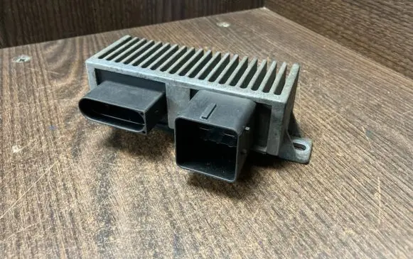 Renault Master III Glow plug pre-heat relay 8200558438