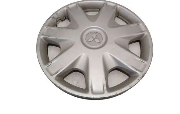 Mitsubishi Galant R15 wheel hub/cap/trim MR403583