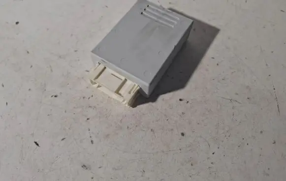 BMW 7 E65 E66 Air suspension control unit module (rear) 6770411